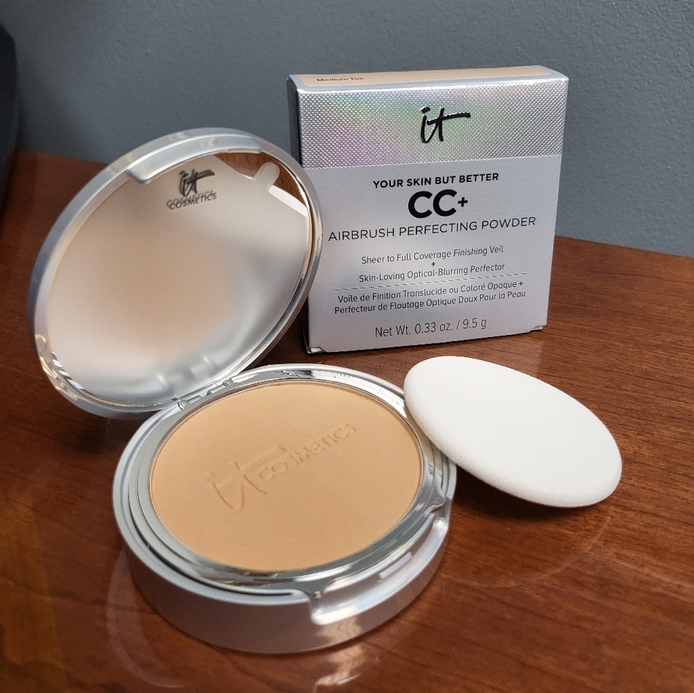 IT Cosmetics Airbrush Perfecting Powder. Medium Tan.